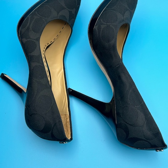 Coach Signature Jacquard Black Pointed Toe Heels Size 7.5 NWOT - Picture 5 of 10
